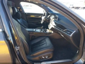 BMW 740 * КОЖА* ПОДГРЕВ* ПАНОРАМА* NAVI* КАМЕРА* LED* , снимка 5