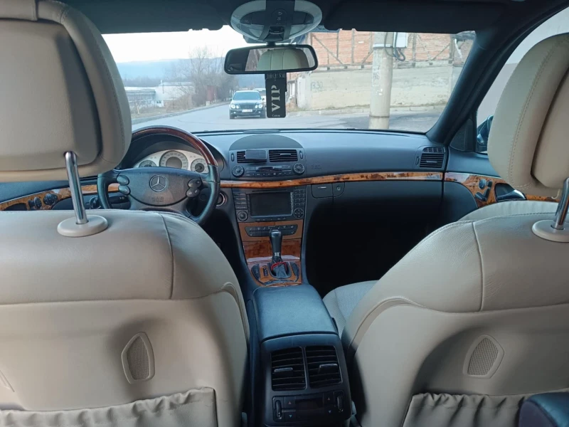 Mercedes-Benz E 500, снимка 10 - Автомобили и джипове - 48424388