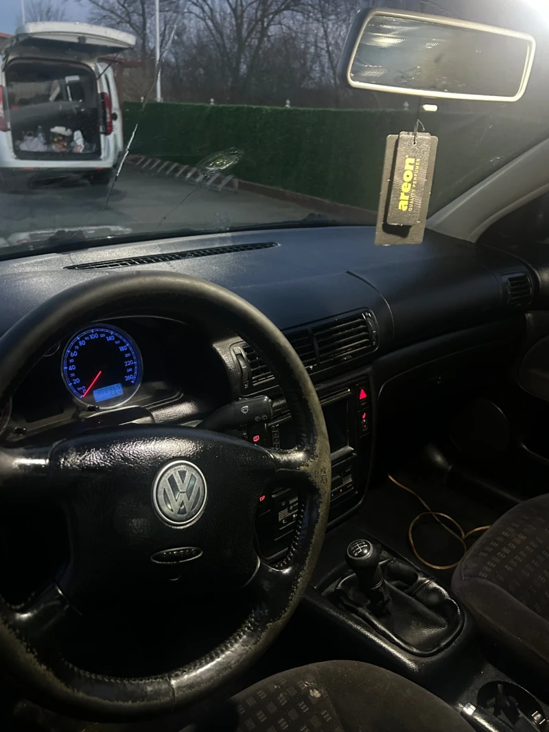 VW Passat, снимка 5 - Автомобили и джипове - 48717131