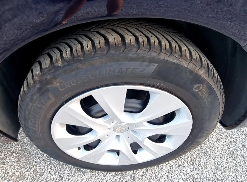 Peugeot 208 1.4hdi , снимка 17 - Автомобили и джипове - 51663682