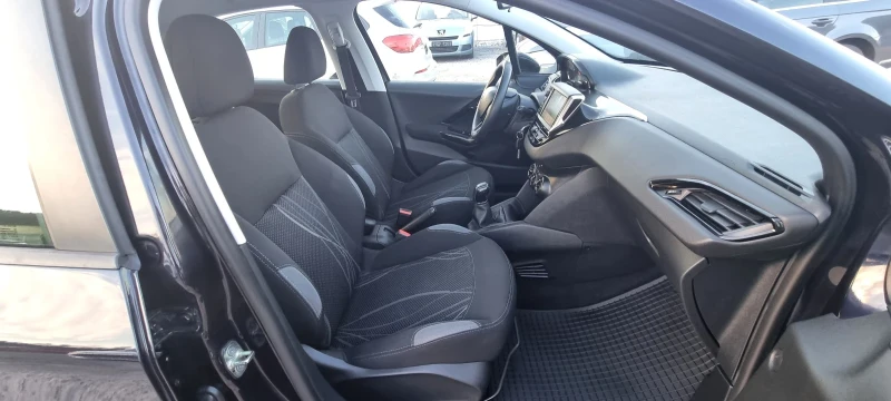 Peugeot 208 1.4hdi , снимка 12 - Автомобили и джипове - 51663682
