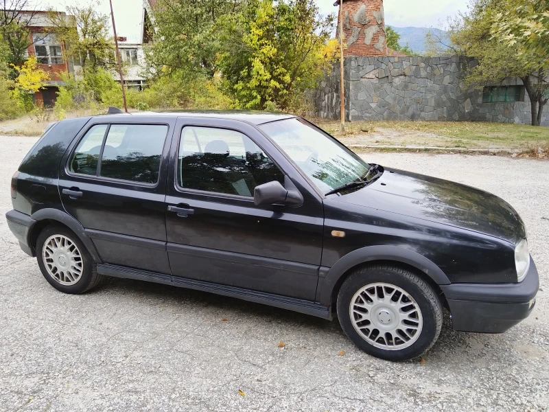 VW Golf, снимка 3 - Автомобили и джипове - 52042220