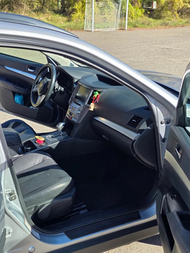 Subaru Outback, снимка 17 - Автомобили и джипове - 52261942