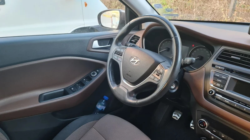 Hyundai I20 Activ, снимка 10 - Автомобили и джипове - 52326729