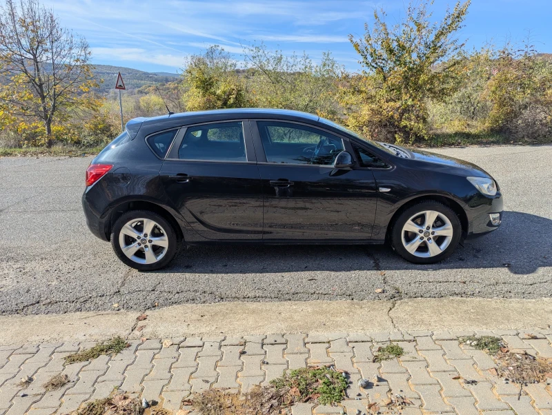 Opel Astra 1.7 CDTI , снимка 2 - Автомобили и джипове - 52402729
