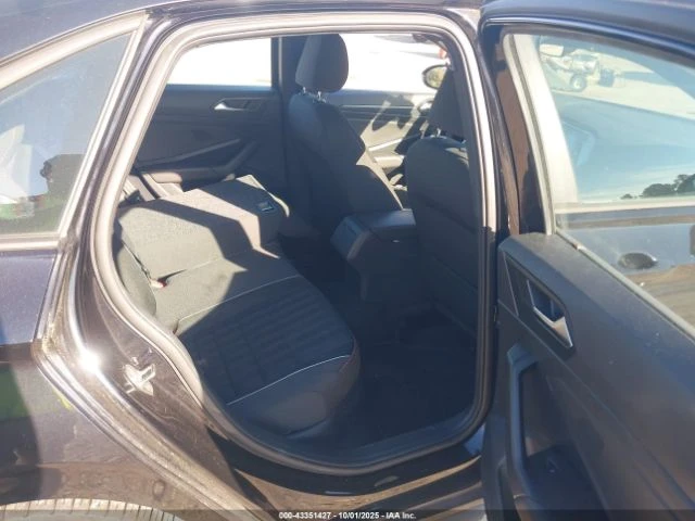 VW Jetta GLI 2.0T 35TH ANNIVERSARY EDITION/2.0T AUTOBAHN/2. | Mobile.bg   13