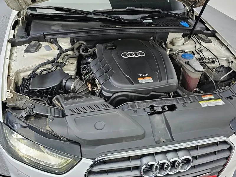 Audi A4 2.0 TDI, снимка 6 - Автомобили и джипове - 54143542