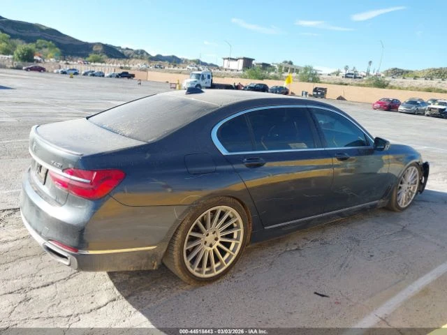 BMW 740 * КОЖА* ПОДГРЕВ* ПАНОРАМА* NAVI* КАМЕРА* LED* , снимка 12 - Автомобили и джипове - 54957196