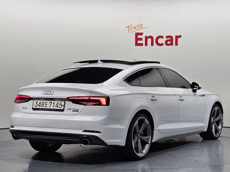 Audi A5 2.0 TFSI Quattro - САМО 30% АВАНС, снимка 2 - Автомобили и джипове - 56270695