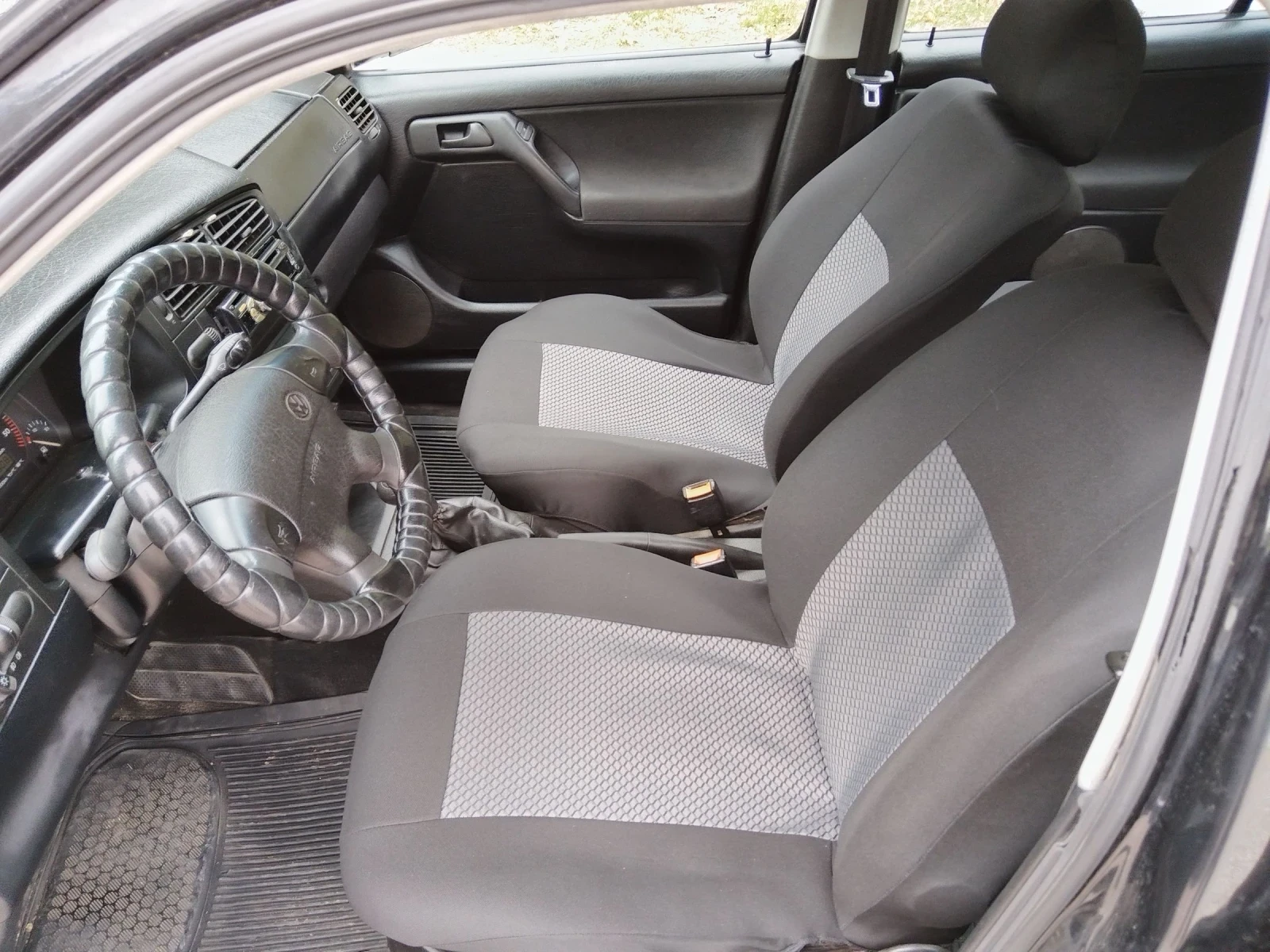 VW Golf  - изображение 8