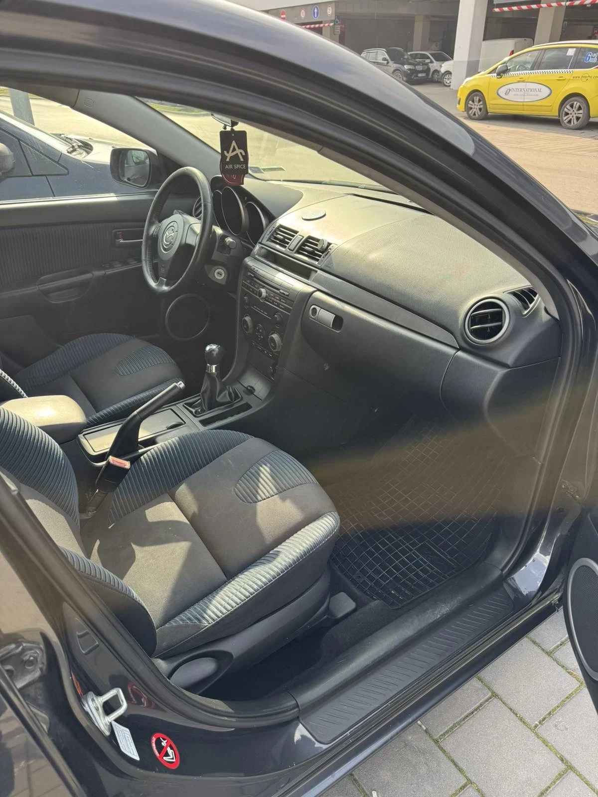 Mazda 3 1.6 CD, снимка 9 - Автомобили и джипове - 53713513
