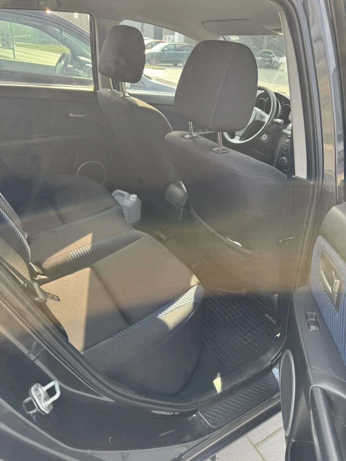 Mazda 3 1.6 CD, снимка 10 - Автомобили и джипове - 53713513