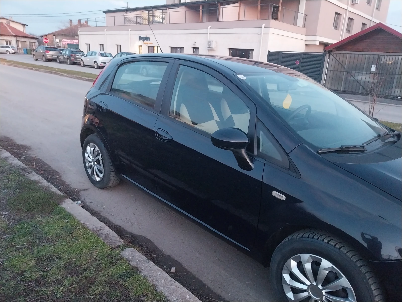 Fiat Punto 1.4клима гаражен , снимка 3 - Автомобили и джипове - 53738984