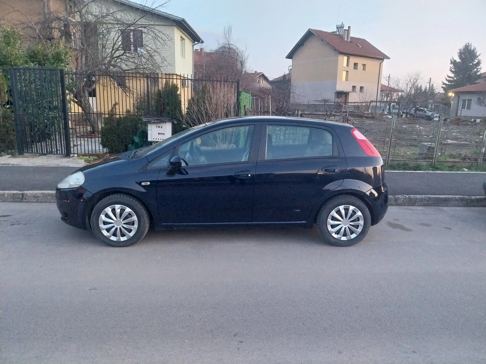 Fiat Punto 1.4клима гаражен , снимка 5 - Автомобили и джипове - 53738984