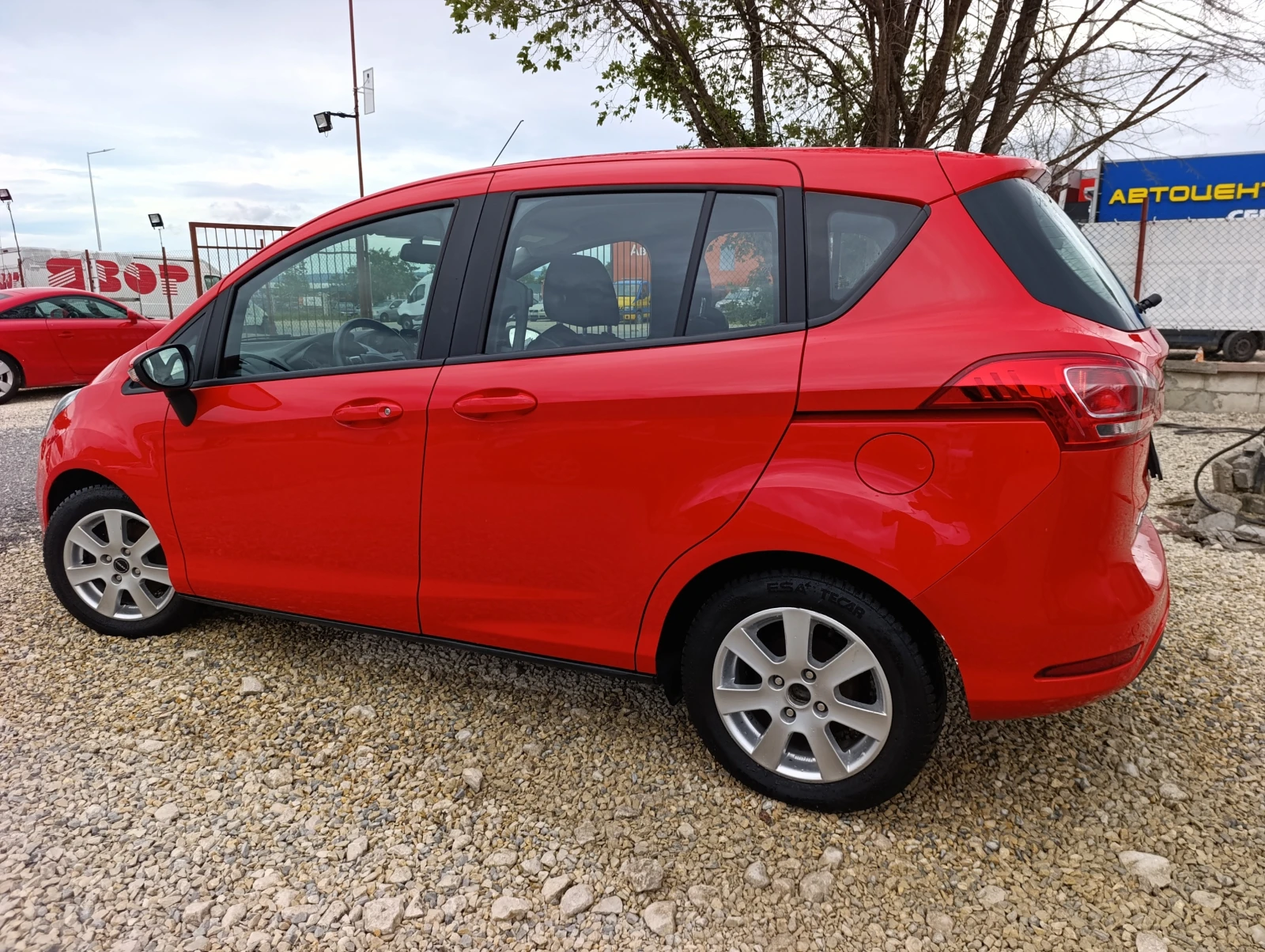 Ford B-Max 1.0 SCTi Titanium, снимка 7 - Автомобили и джипове - 53742230