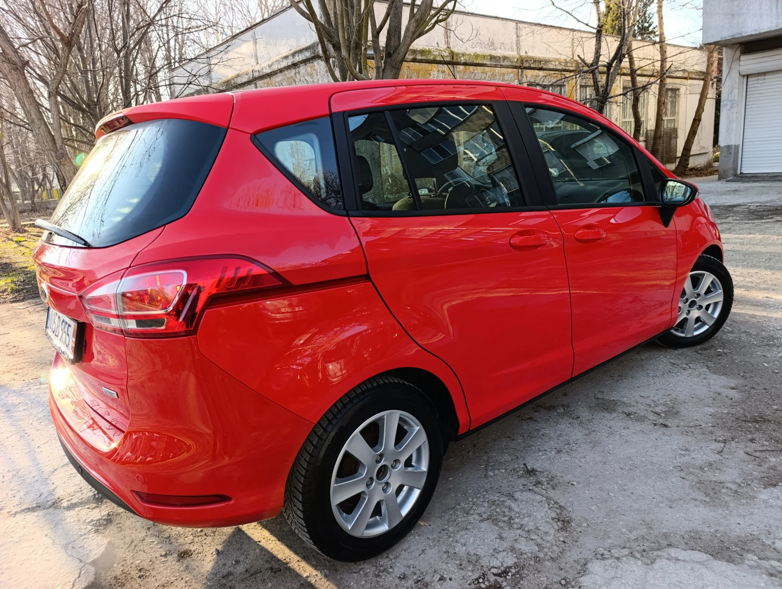 Ford B-Max 1.0i Швейцария, снимка 3 - Автомобили и джипове - 53742230