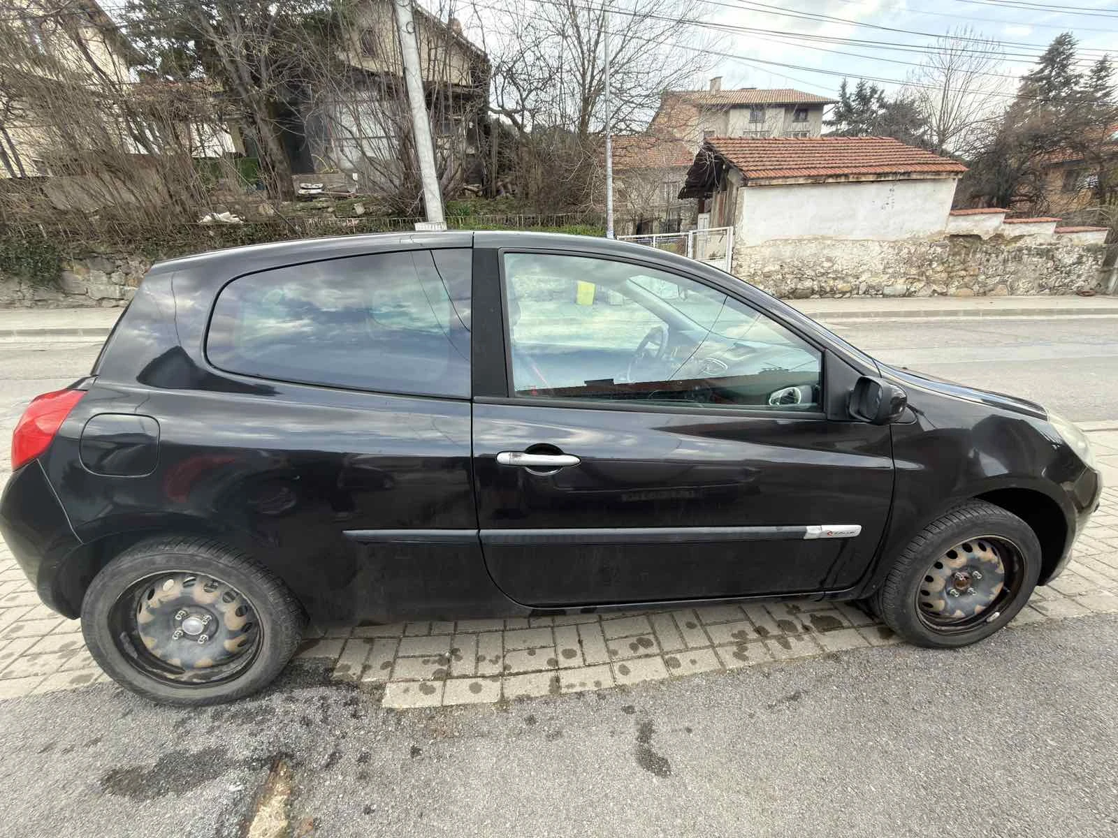 Renault Clio 1.2i, снимка 2 - Автомобили и джипове - 53895627
