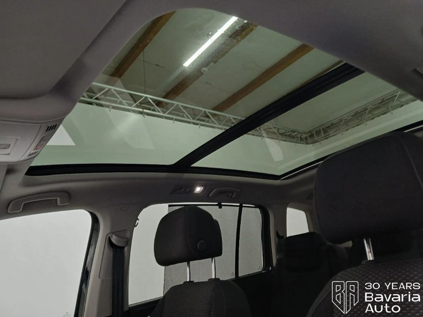 VW Touran Comfortline DSG, снимка 9 - Автомобили и джипове - 54249865