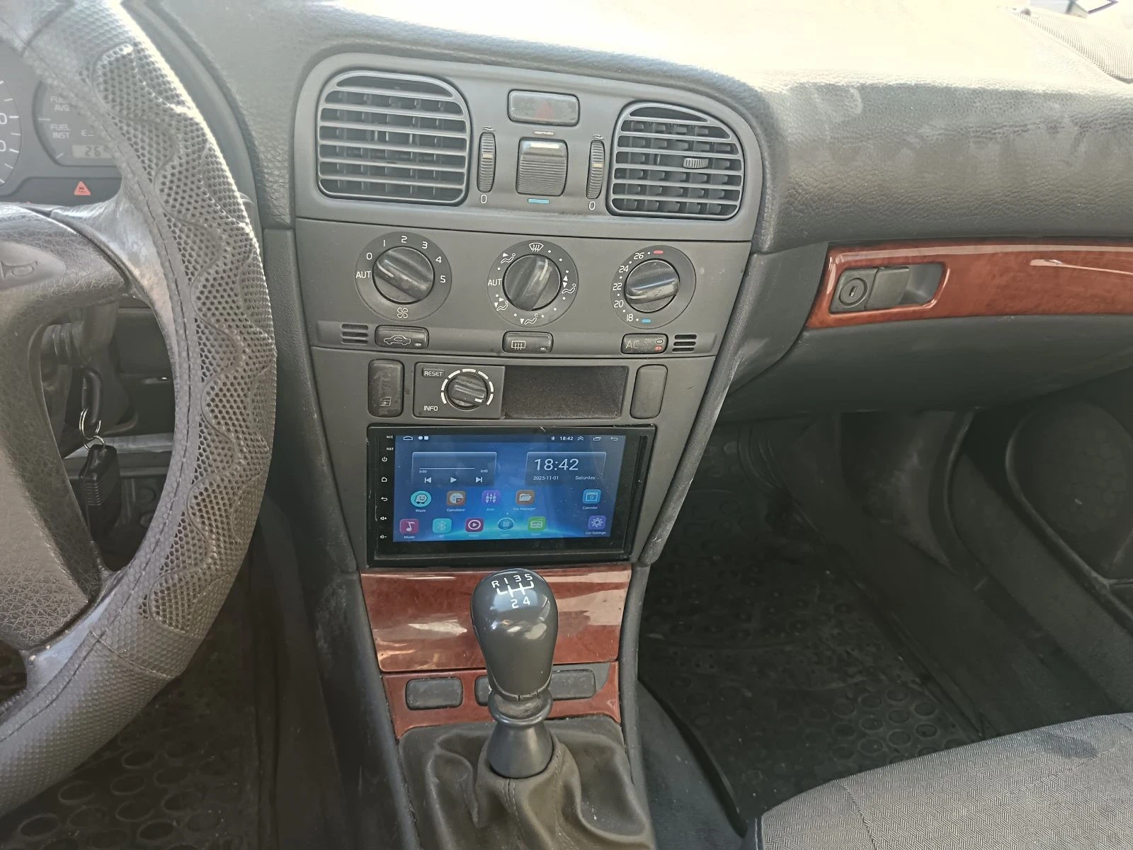 Volvo V40, снимка 5 - Автомобили и джипове - 54589060