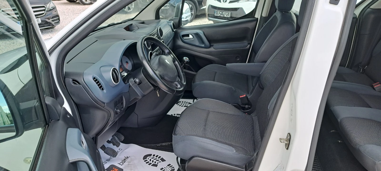 Peugeot Partner 1.6 HDI 92kc Tepee, снимка 9 - Автомобили и джипове - 55156867