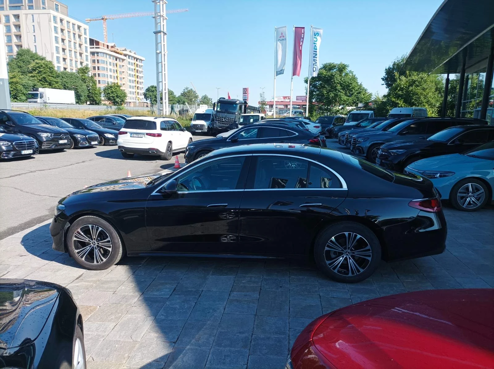 Mercedes-Benz E 220 d 4MATIC, снимка 8 - Автомобили и джипове - 55196581