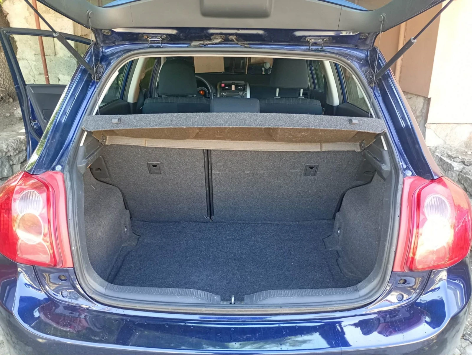 Toyota Auris 1.6VVT-I, снимка 12 - Автомобили и джипове - 55506947