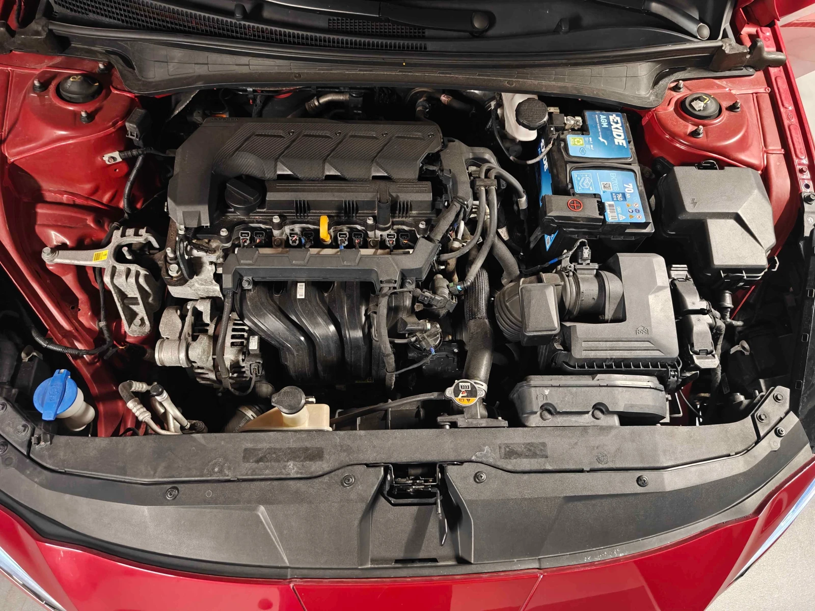 Hyundai Elantra, снимка 14 - Автомобили и джипове - 55598583