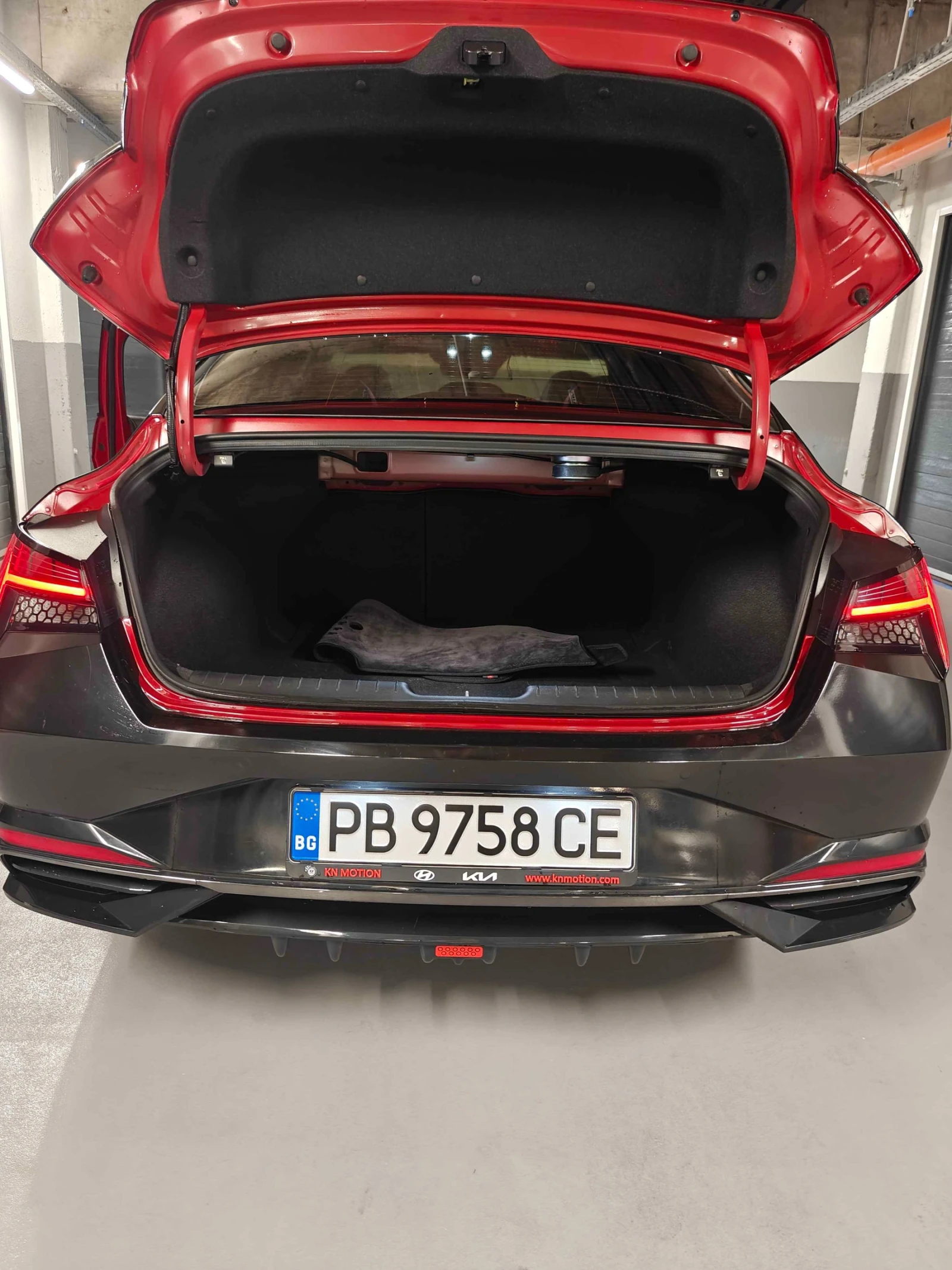 Hyundai Elantra, снимка 7 - Автомобили и джипове - 55598583