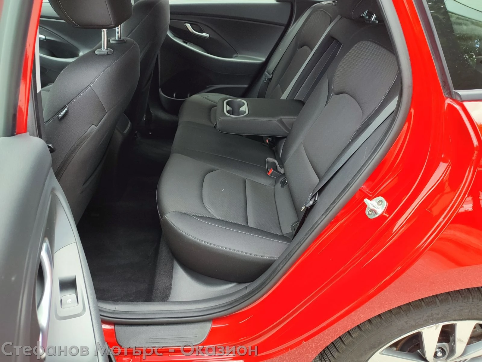 Hyundai I30 Trend Limousine 1.4 (99HP) MT6, снимка 13 - Автомобили и джипове - 55832562