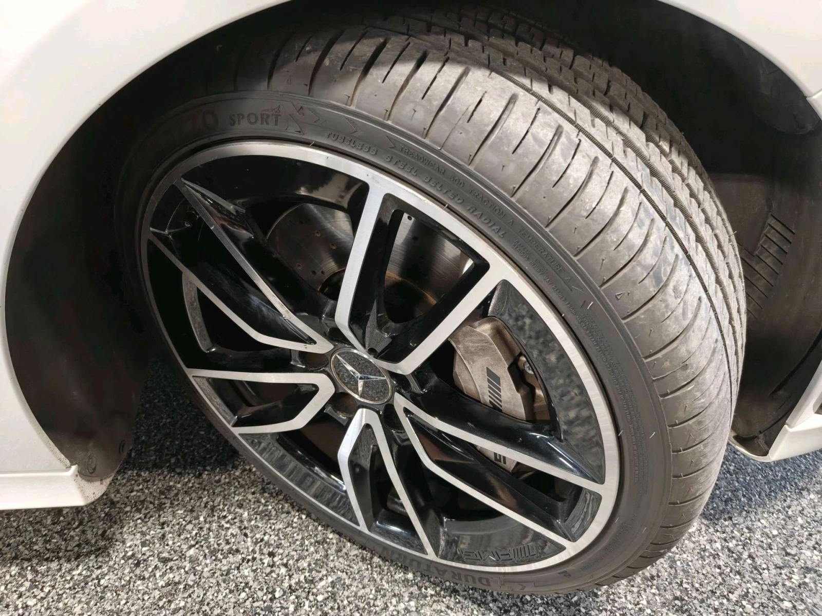 Mercedes-Benz A 35 AMG 4MATIC Sedan| CARPLAY| BLD SPT| NAVI| SUNR, снимка 8 - Автомобили и джипове - 56081452