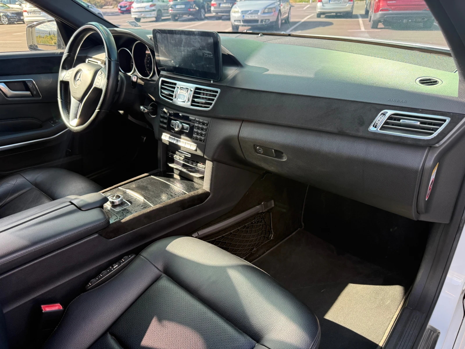 Mercedes-Benz 220 E220/ AMG / CARPLAY, снимка 10 - Автомобили и джипове - 56626527