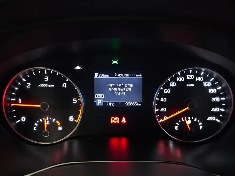 Kia Sportage 4Th Generation Diesel 2.0 2Wd Prestige, снимка 8 - Автомобили и джипове - 55100498