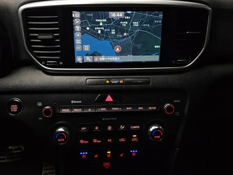 Kia Sportage 4Th Generation Diesel 2.0 2Wd Prestige, снимка 14 - Автомобили и джипове - 55100498