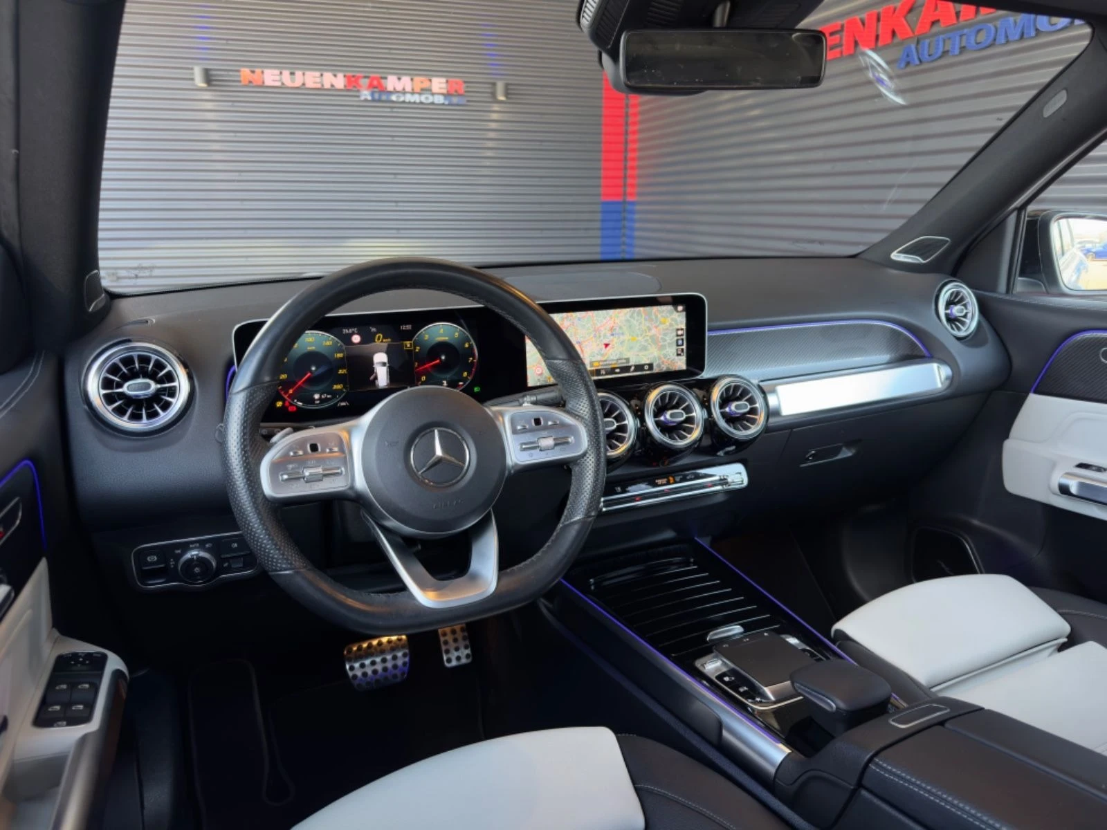 Mercedes-Benz GLB * 250* 4M* AMG* BURMESTER* MEMORY* LED*  - изображение 10