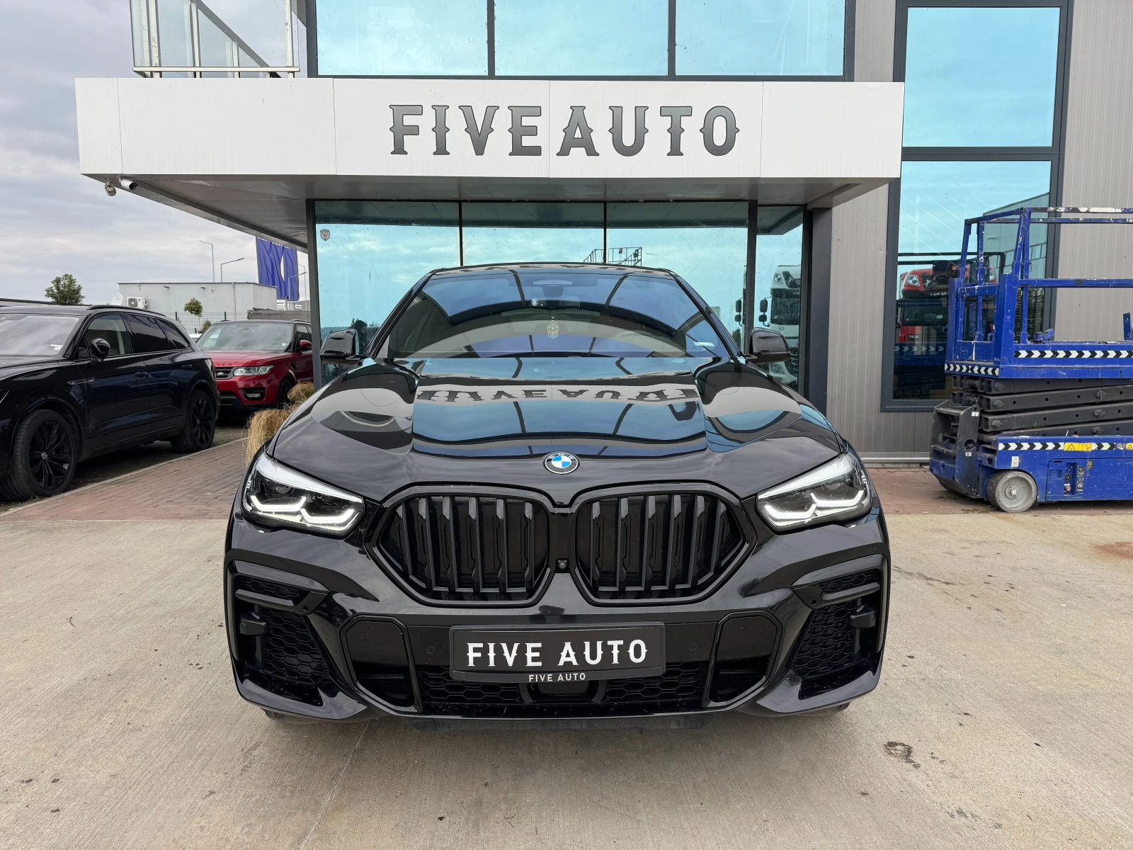 BMW X6 40i / X DRIVE / Sky Lounge / Harman Kardon /  - изображение 2