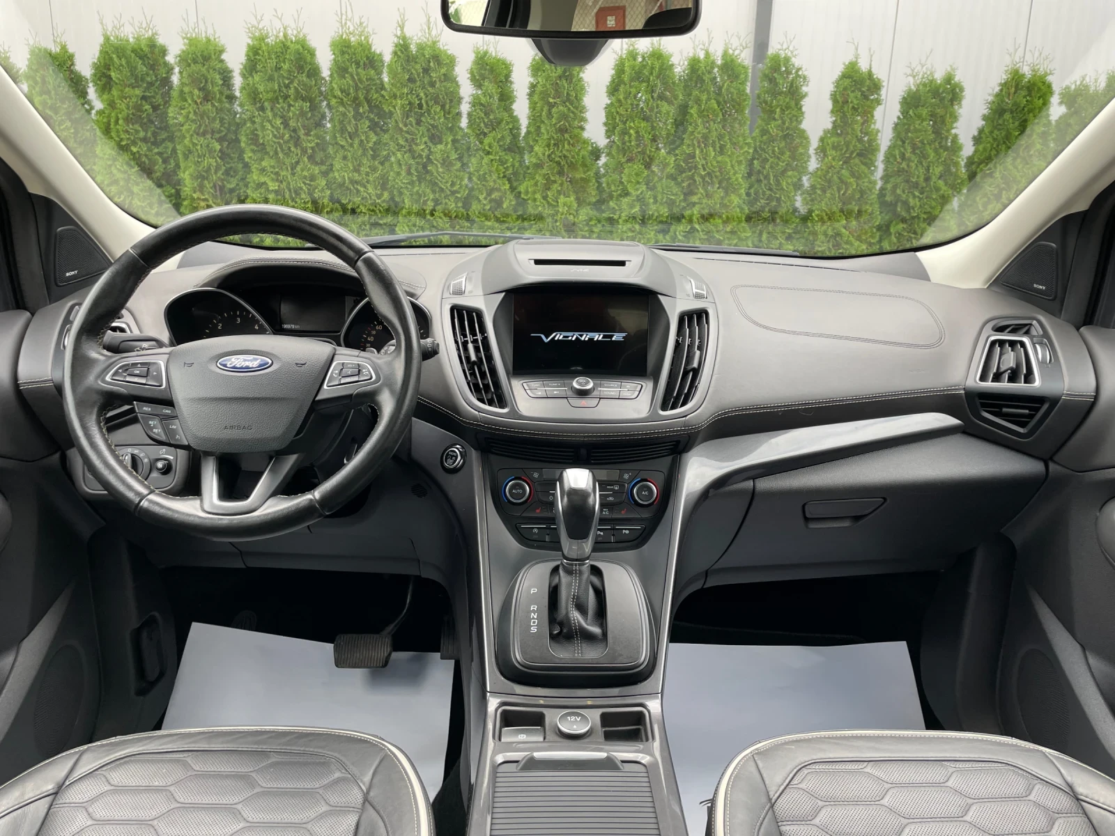 Ford Kuga VIGNALE 2.0D/4x4/150 000 Хил.км/Бяла перла/FULL - изображение 10