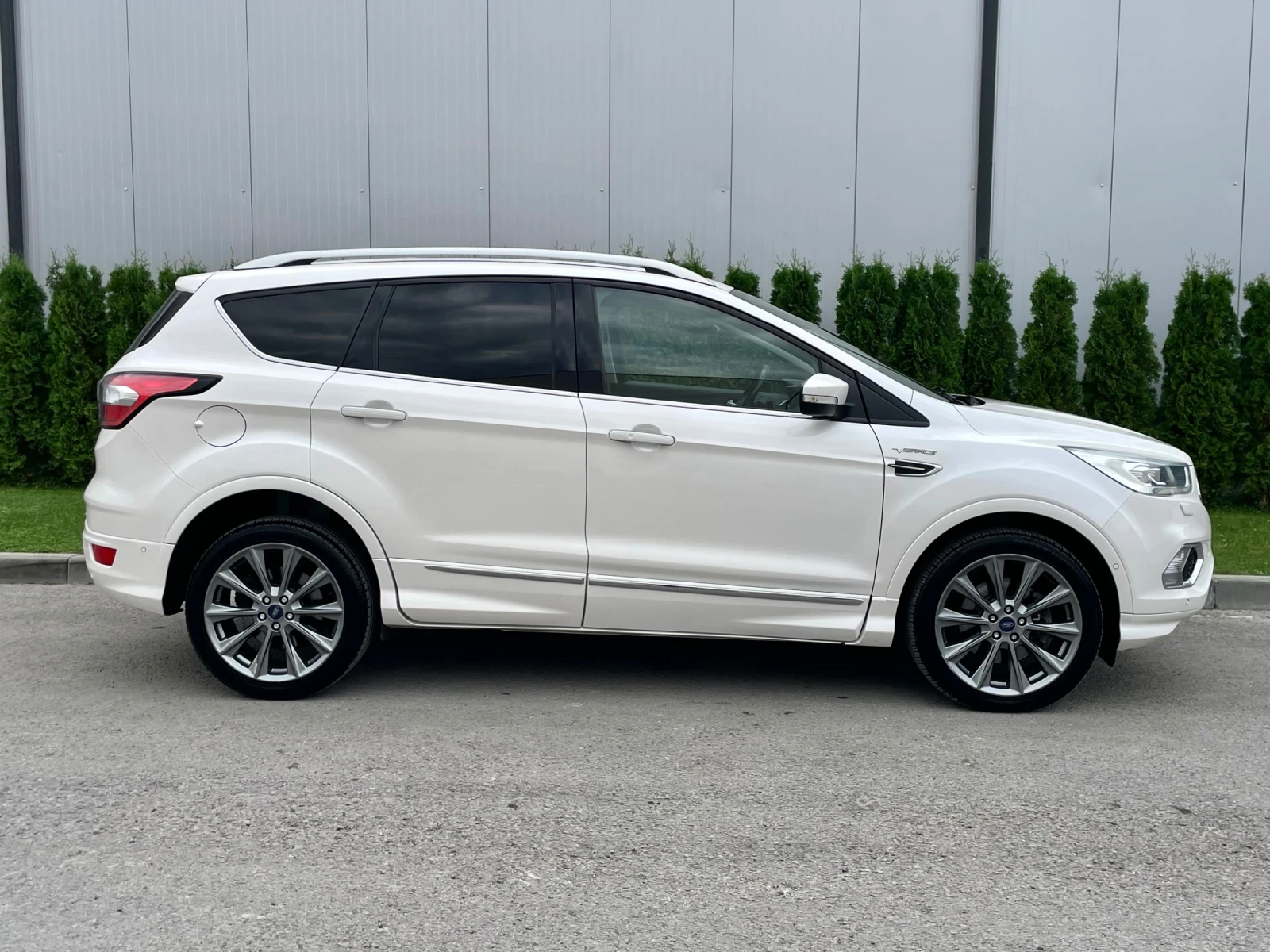 Ford Kuga VIGNALE 2.0D/4x4/150 000 Хил.км/Бяла перла/FULL - изображение 8