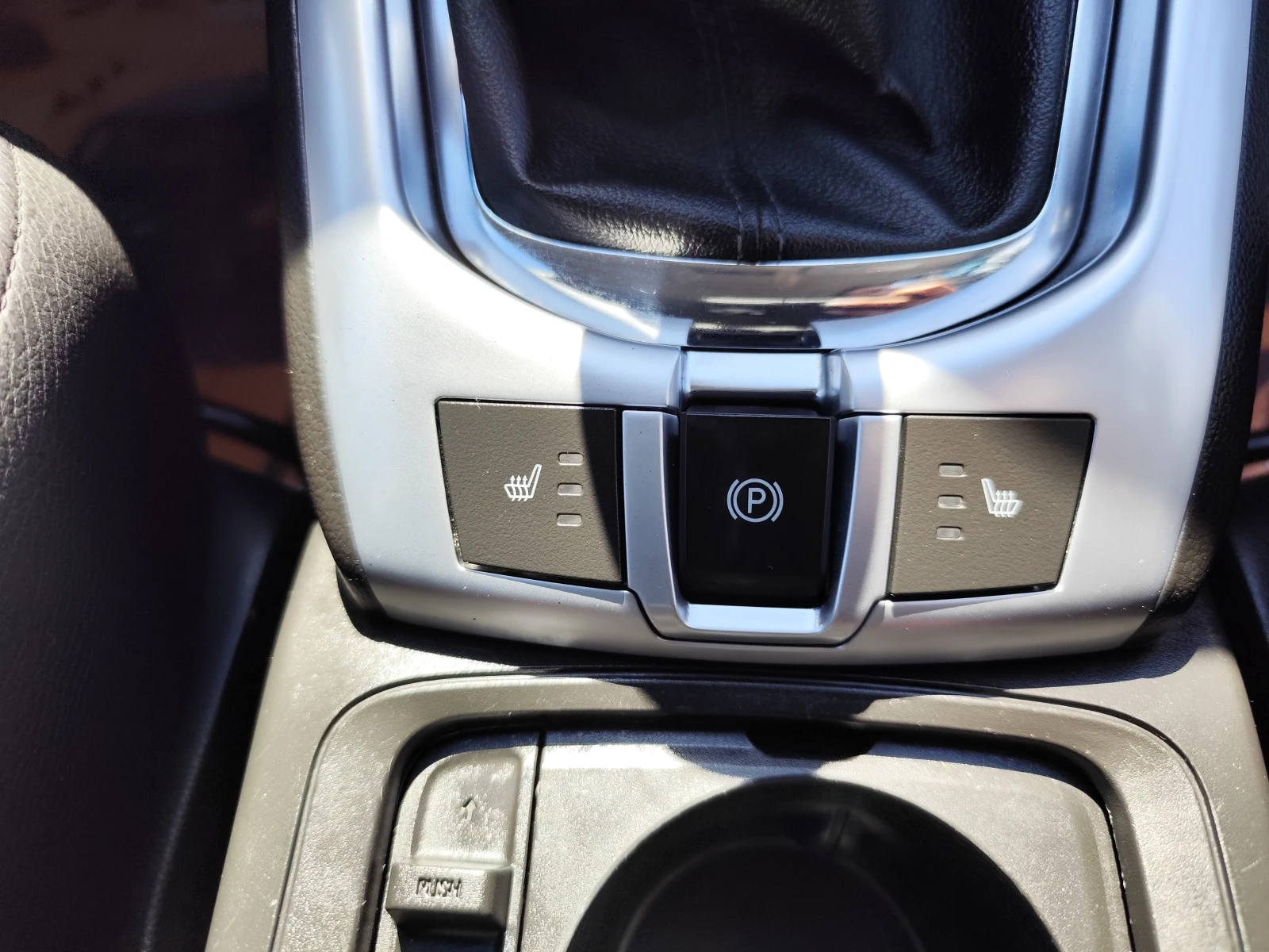 Opel Antara 1.9CDTi* 4X4* EURO5B* FACELIFT, снимка 11 - Автомобили и джипове - 54266625