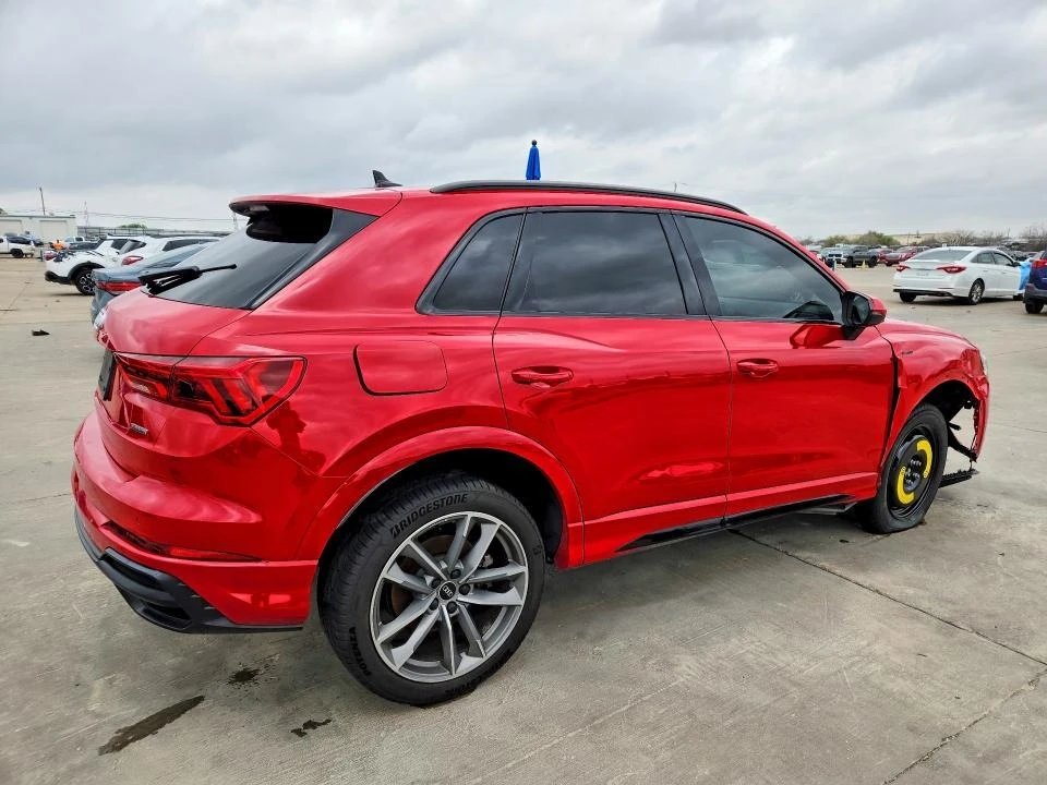 Audi Q3, снимка 3 - Автомобили и джипове - 54687466