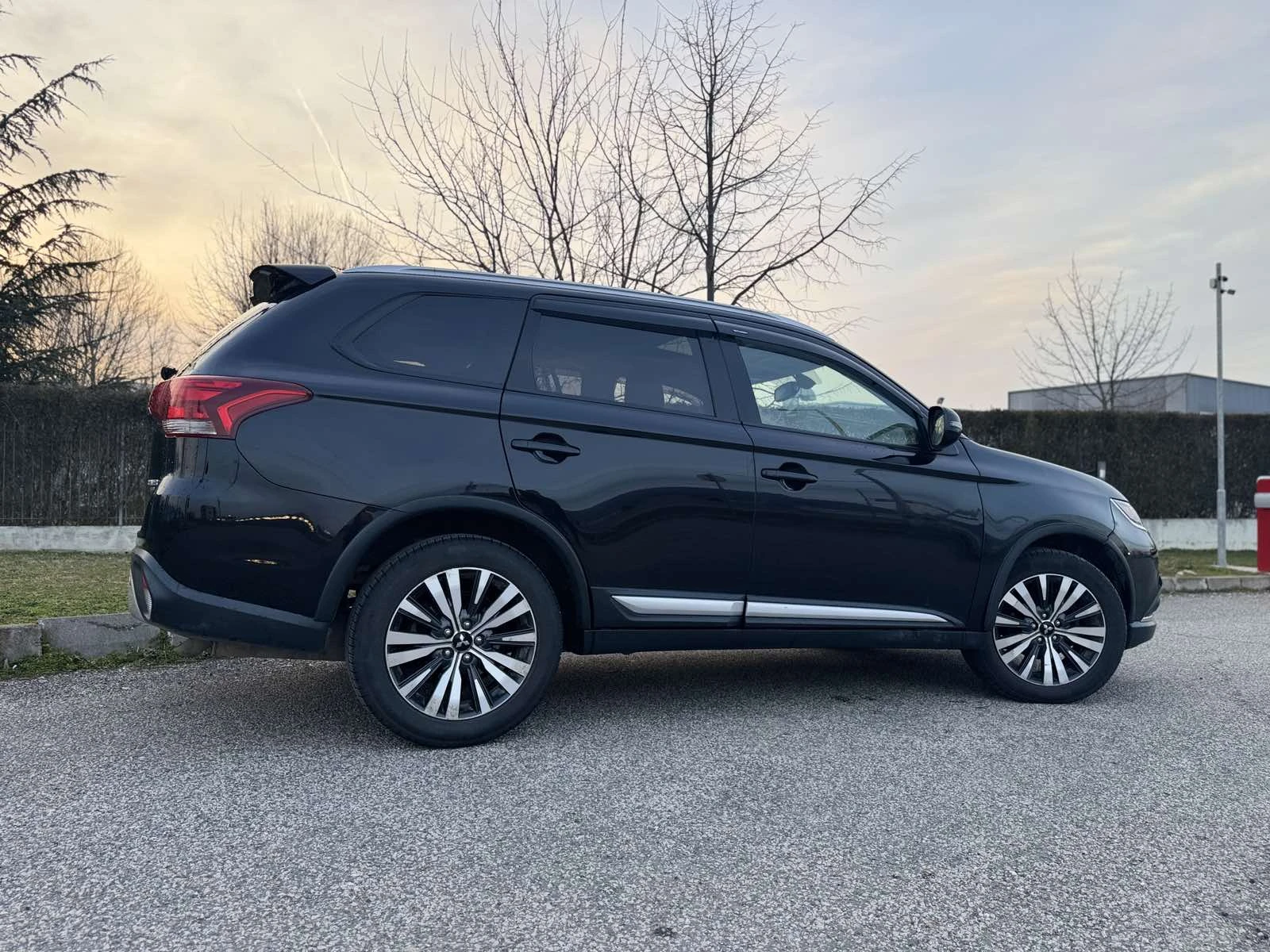 Mitsubishi Outlander 3.0 AWD FACE, снимка 5 - Автомобили и джипове - 55491726