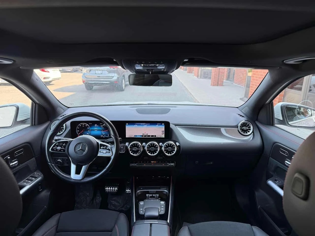 Mercedes-Benz GLA 250 4MATIC | CARFAX | АВТОКРЕДИТ БЕЗ ПЪРВОНАЧАЛНА, снимка 9 - Автомобили и джипове - 55514146