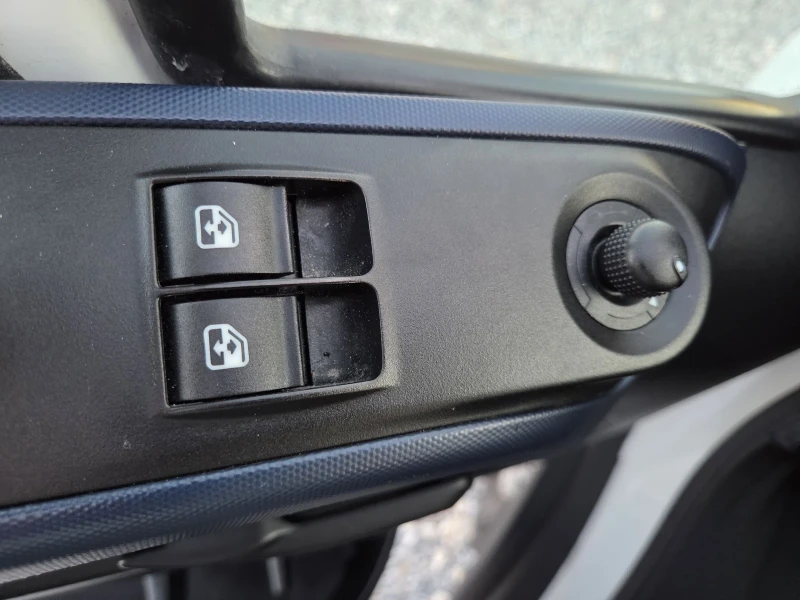 Iveco Daily 35s18, ХЛАДИЛЕН, Падащ борд, Климатик, снимка 12 - Бусове и автобуси - 51725408