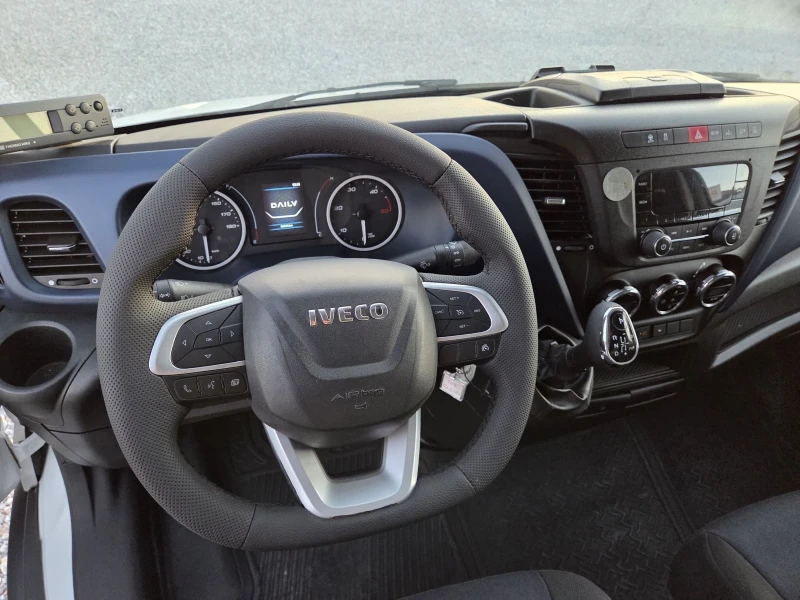 Iveco Daily 35s18, ХЛАДИЛЕН, Падащ борд, Климатик, снимка 10 - Бусове и автобуси - 51725408
