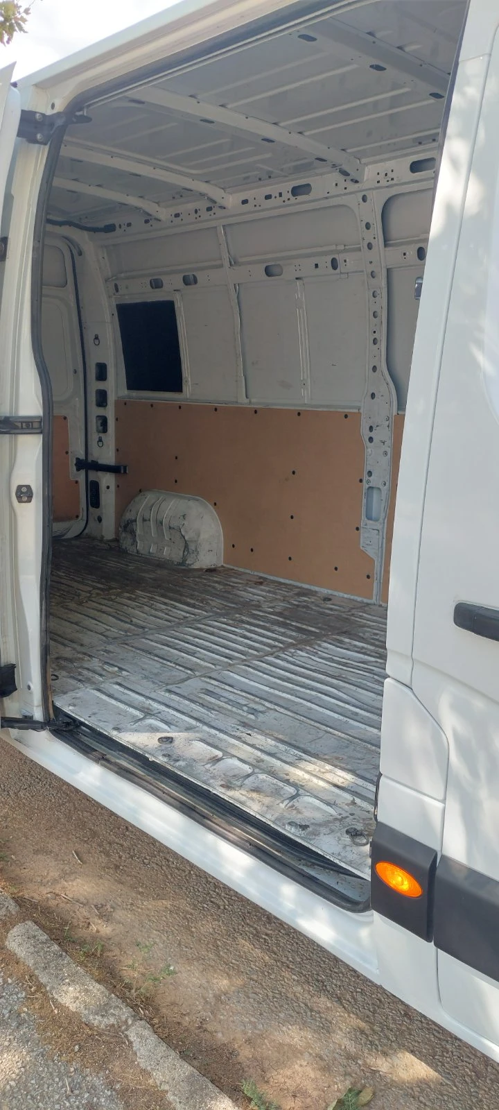 Opel Movano 2.3 dci клима макси - изображение 9