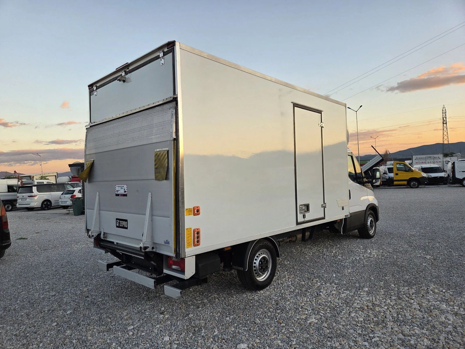 Iveco Daily 35s18, ХЛАДИЛЕН, Падащ борд, Климатик - изображение 5