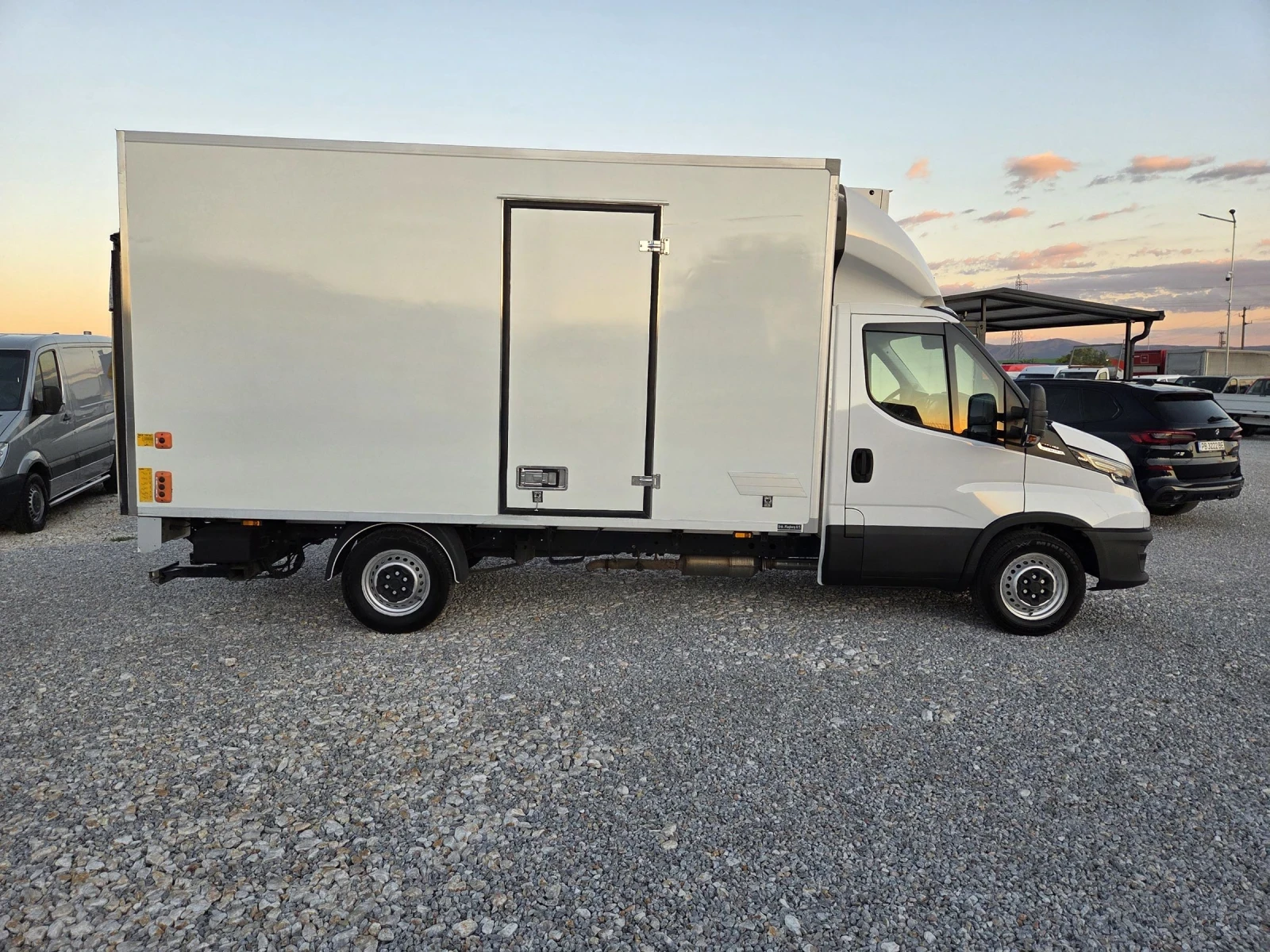 Iveco Daily 35s18, ХЛАДИЛЕН, Падащ борд, Климатик - изображение 6