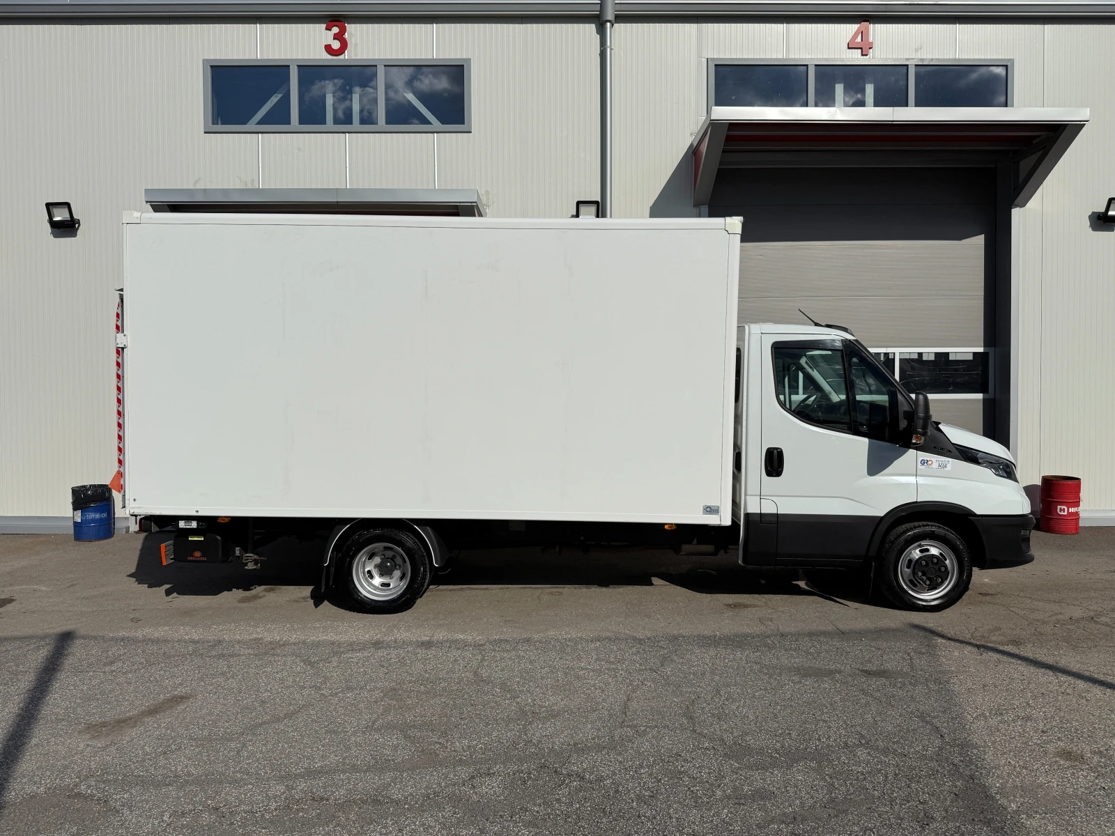 Iveco Daily 2.3 Фургон с падащ борд, снимка 7 - Бусове и автобуси - 54736107