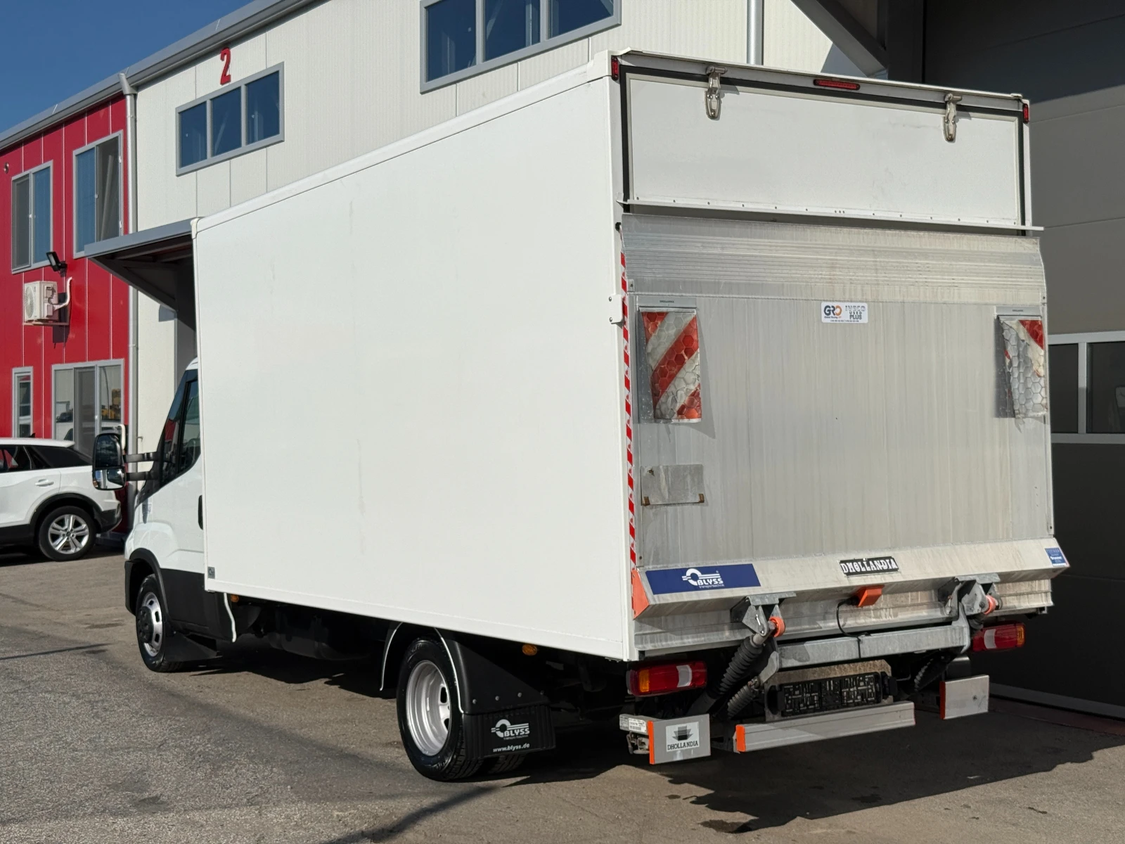 Iveco Daily 2.3 Фургон с падащ борд, снимка 3 - Бусове и автобуси - 54736107