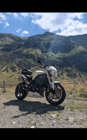 Обява за продажба на Triumph Street Triple 675 ~6 800 лв. - изображение 1