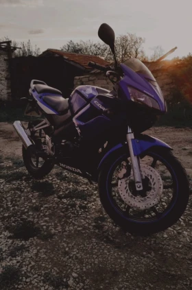 Обява за продажба на Honda Cbr 125R ~2 900 лв. - изображение 1